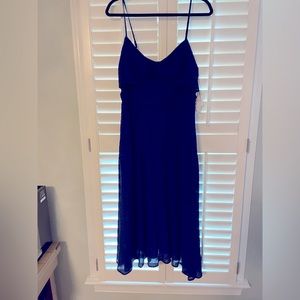 Tahari size 6 navy sun dress. Never worn tag still on.